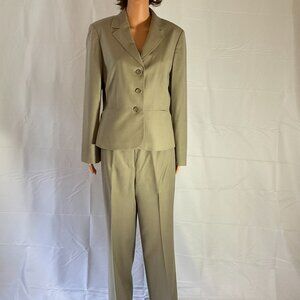 Ann Taylor Stone 2-Piece Pant Suit / Size 10